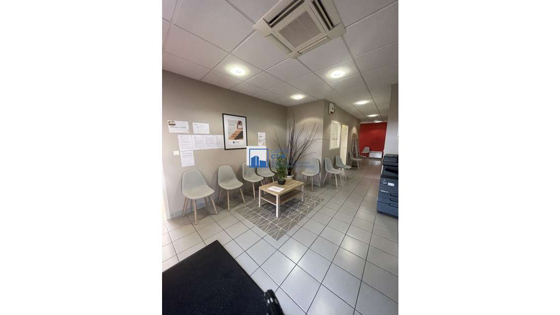 À louer local professionnel 193m² Bouchemaine