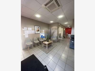 À louer local professionnel 193m² Bouchemaine