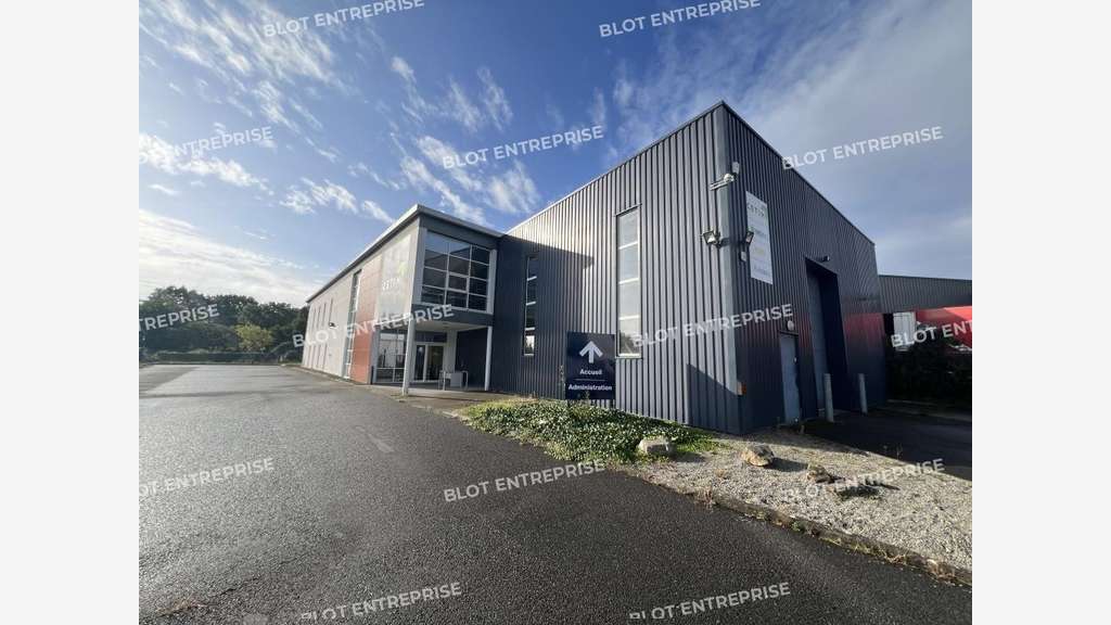 A louer bureaux 700m² proche aéroport Bouguenais 