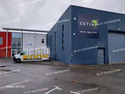 A louer bâtiment 700m² avec bureaux à Bouguenais