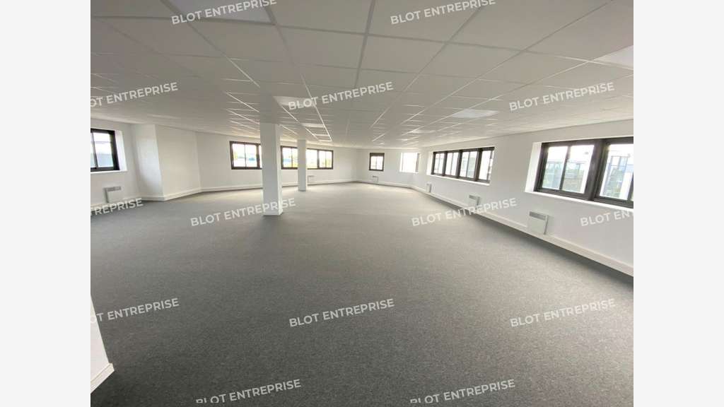 A louer bureaux 133m² proche aéroport à Bouguenais