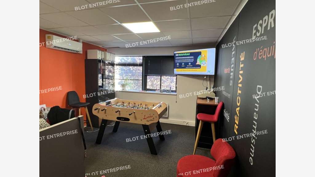 A louer bureaux 322m² Bouguenais proche aéroport