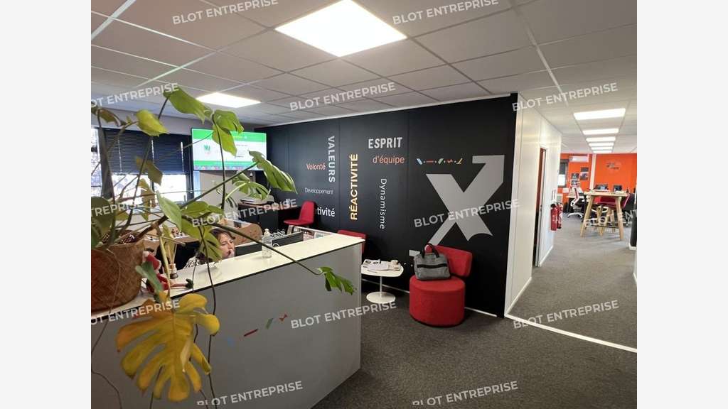 A louer bureaux 322m² Bouguenais proche aéroport