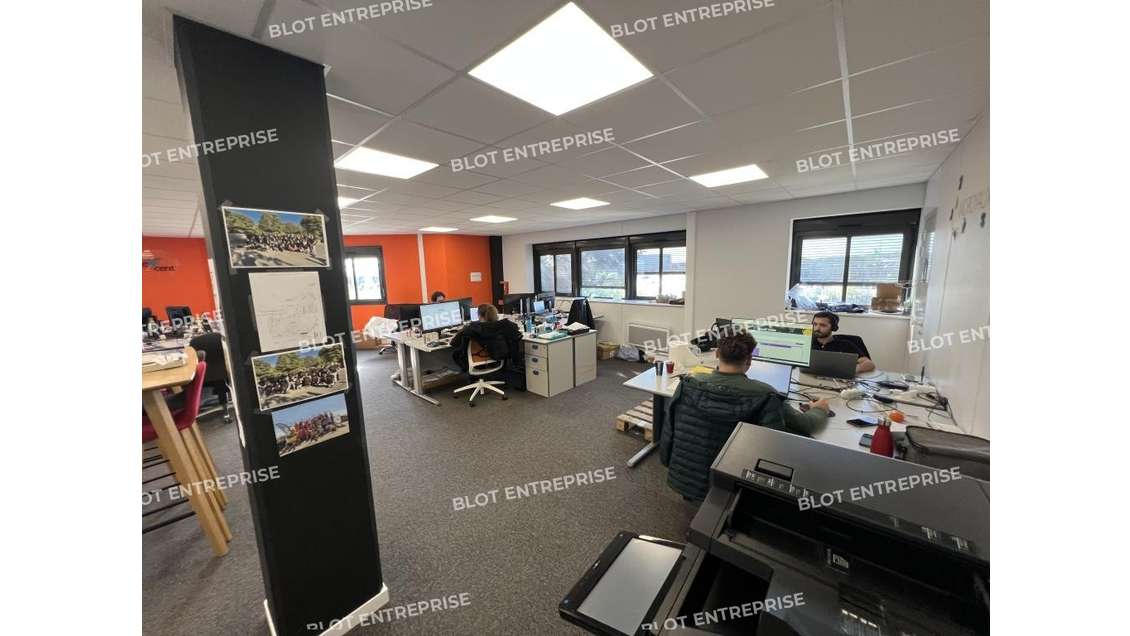 A louer bureaux 322m² Bouguenais proche aéroport