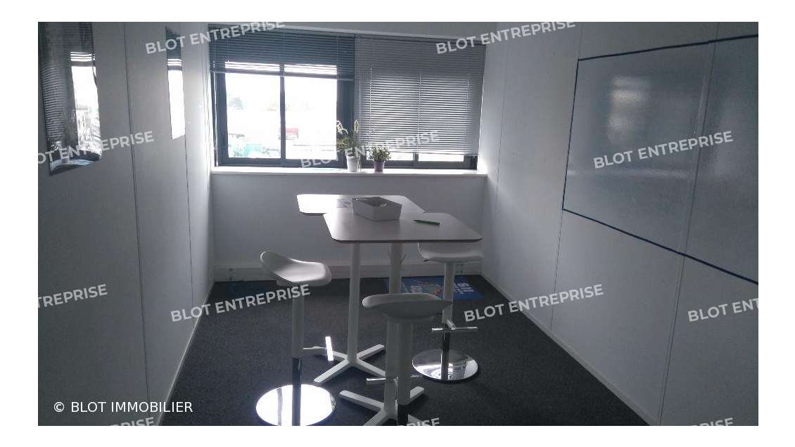 À LOUER - BUREAUX - 108 M² - BOUGUENAIS