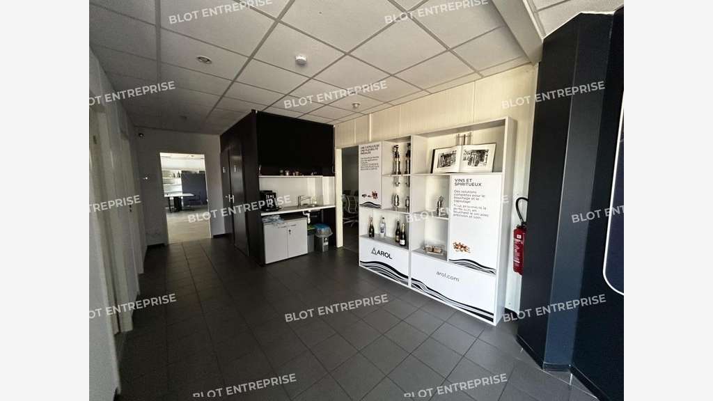 A louer bureaux 166m²Bouguenais  zone de la Bouvre