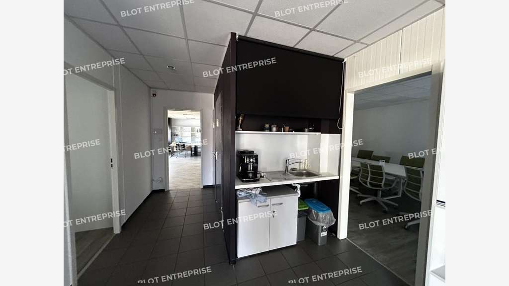 A louer bureaux 166m²Bouguenais  zone de la Bouvre