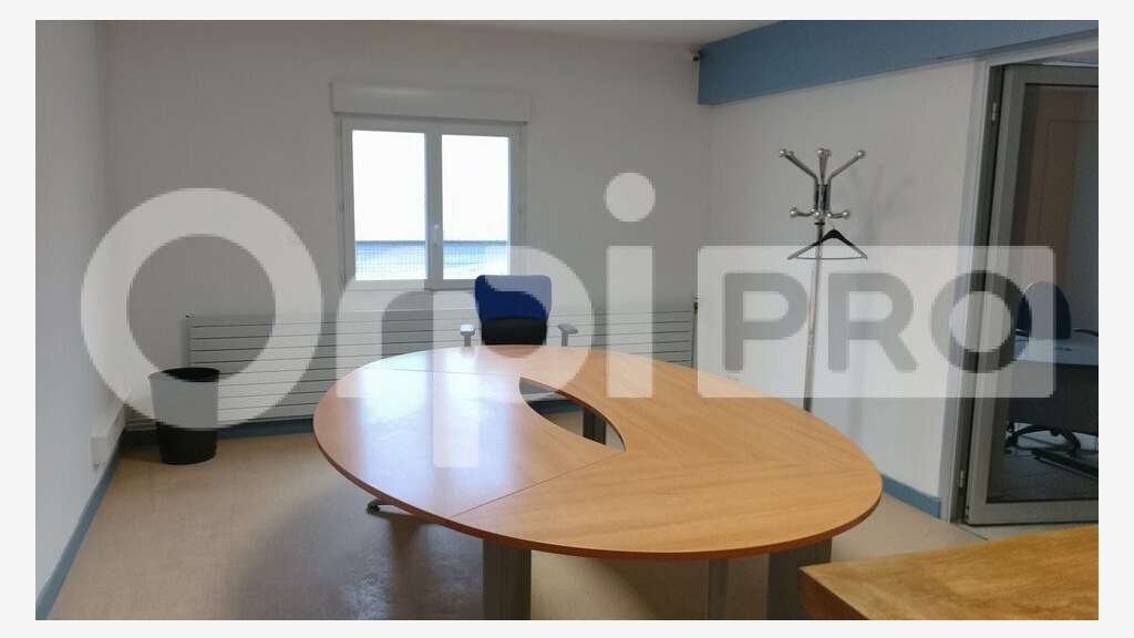 A louer bureaux 30m² à Bourg-en-Bresse empl N°1