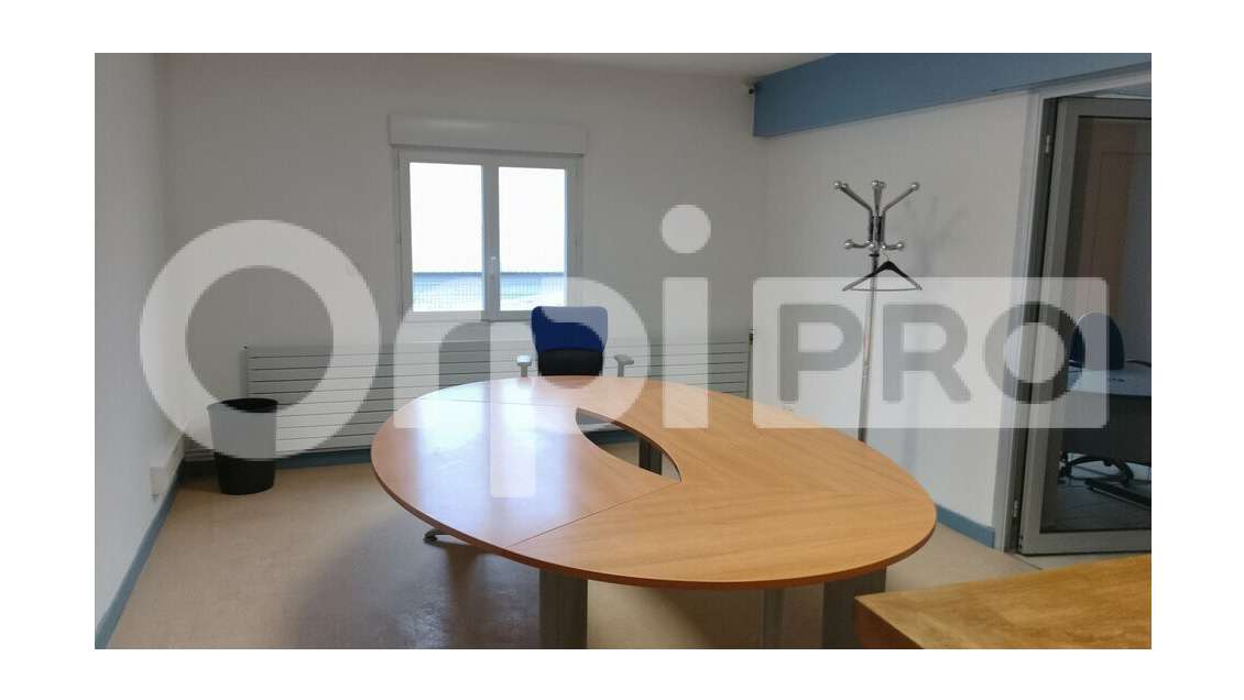 A louer bureaux 30m² à Bourg-en-Bresse empl N°1