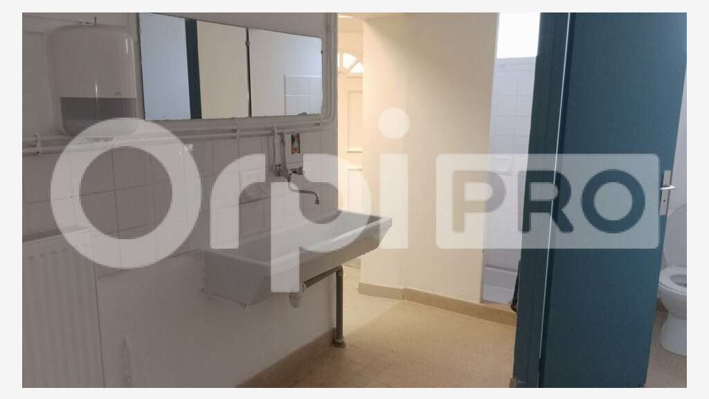 A louer bureaux 30m² à Bourg-en-Bresse empl N°1