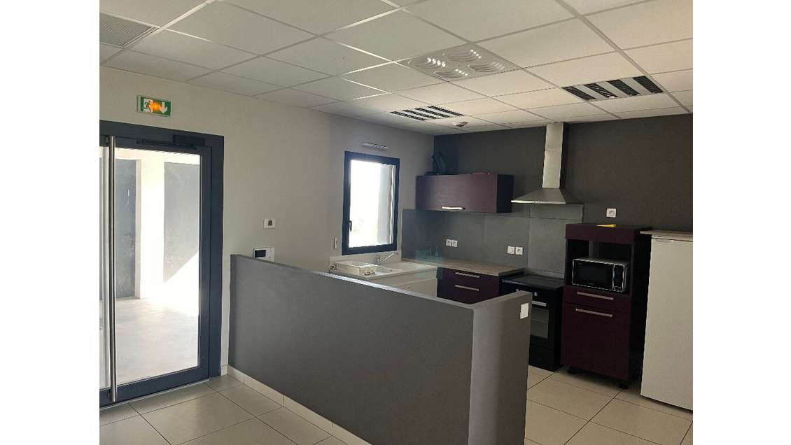 A louer bureaux récents 156m² à Bourg-lès-Valence