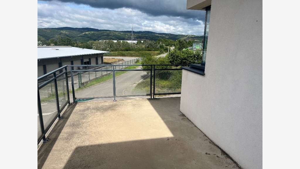 A louer bureaux récents 156m² à Bourg-lès-Valence