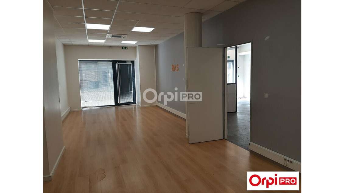 A louer local commercial 200m² Bourg-lès-Valence