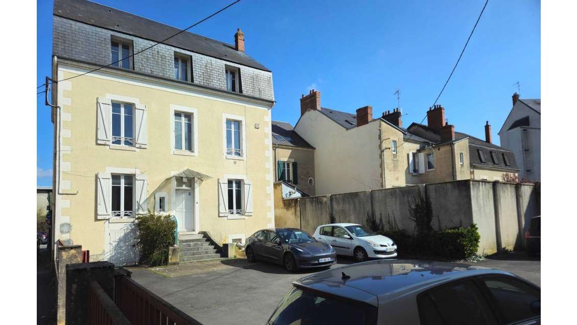 Location bureaux 15m² proche gare à Bourges