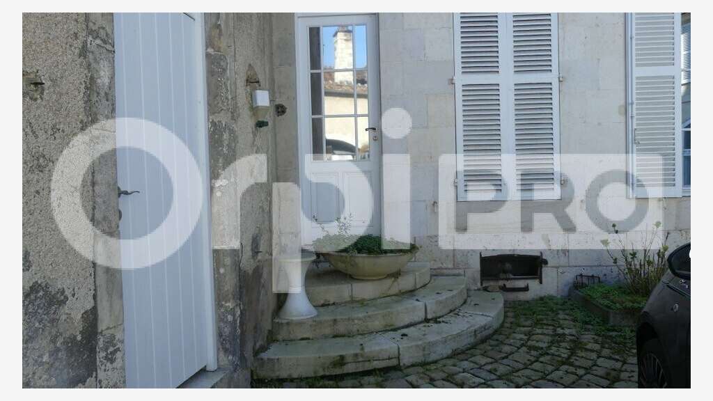 Bureaux 160m² à louer à Bourges