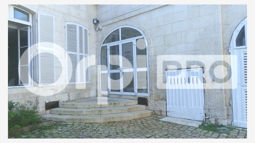 Bureaux 160m² à louer à Bourges