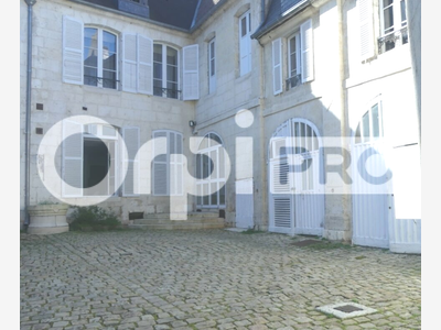 Bureaux 160m² à louer à Bourges 