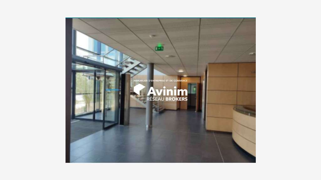 Très beau plateau de bureau 662m² à louer bourges