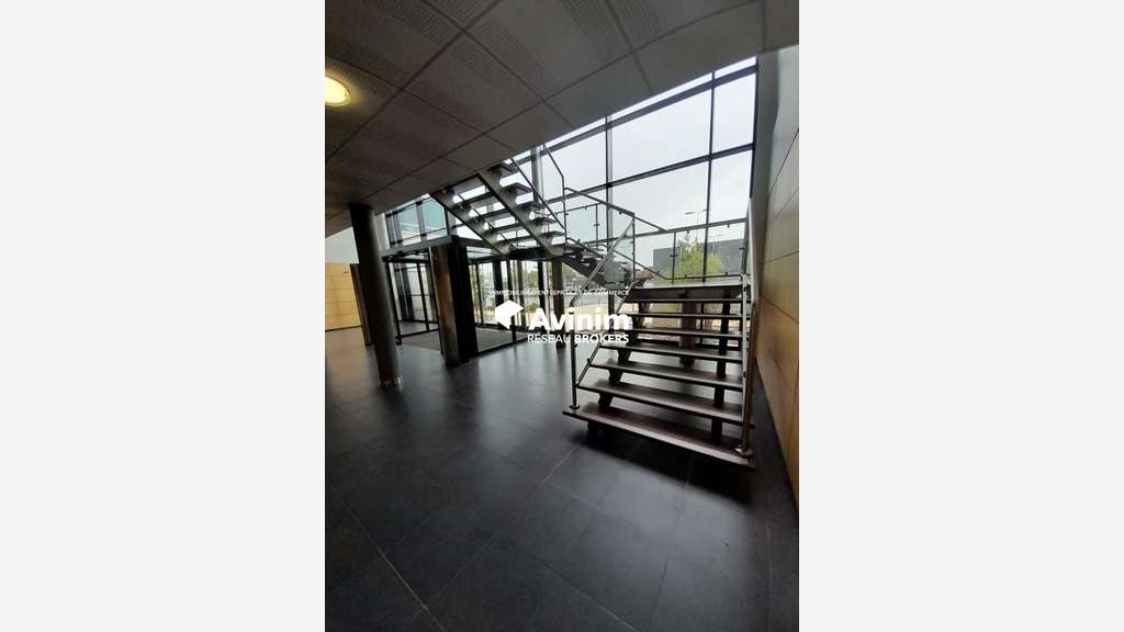 Très beau plateau de bureau 662m² à louer bourges