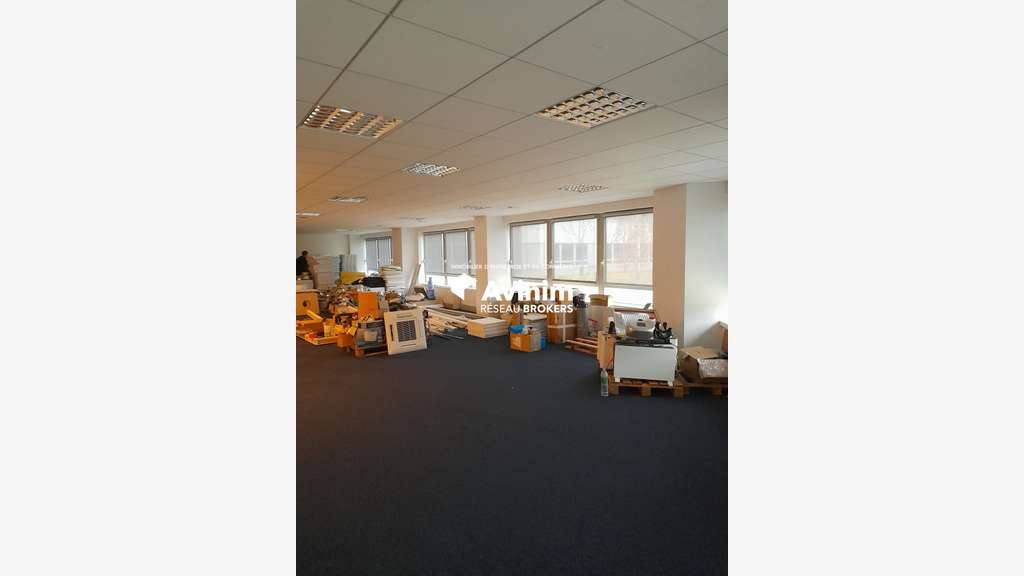 Beau plateau de bureau 149m² à louer à Bourges