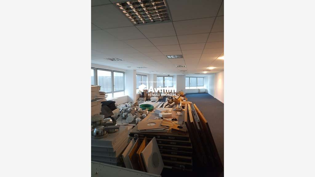 Beau plateau de bureau 149m² à louer à Bourges