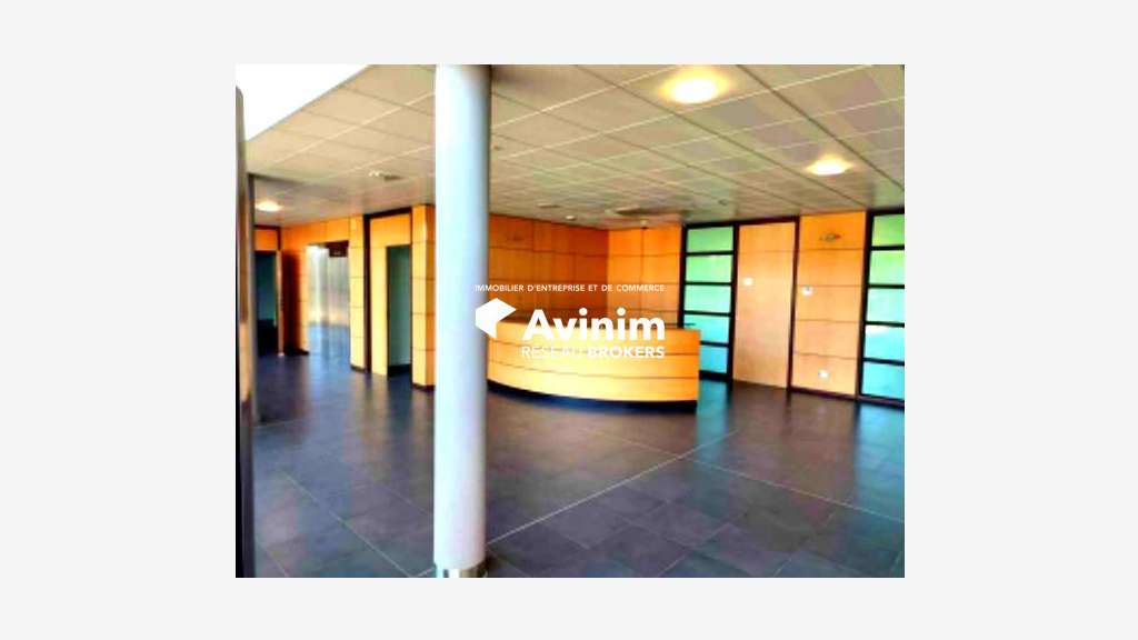 Beau plateau de bureau 149m² à louer à Bourges
