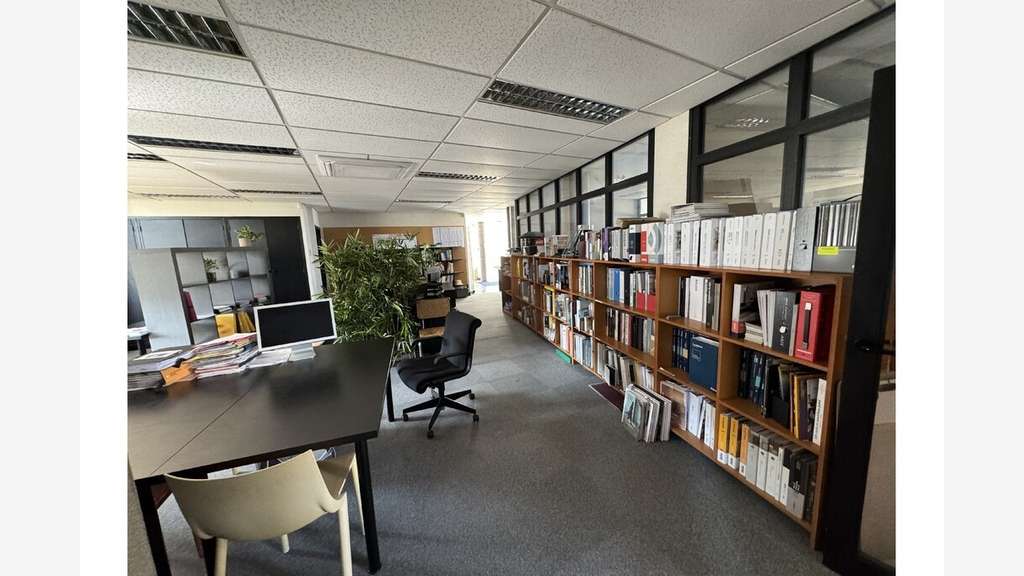 À louer bureaux de 300m² à Bourges lac d'Auron