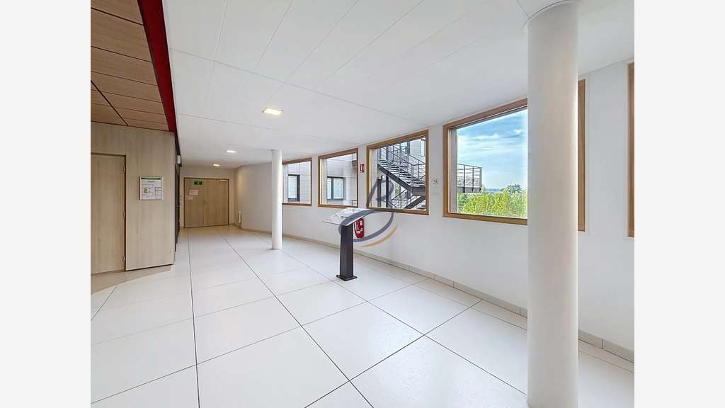 Loue bureaux de 80m² + 4 parkings Bourgoin-Jallieu