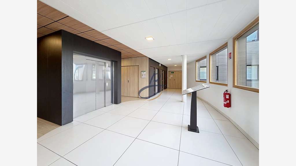 Loue bureaux de 80m² + 4 parkings Bourgoin-Jallieu