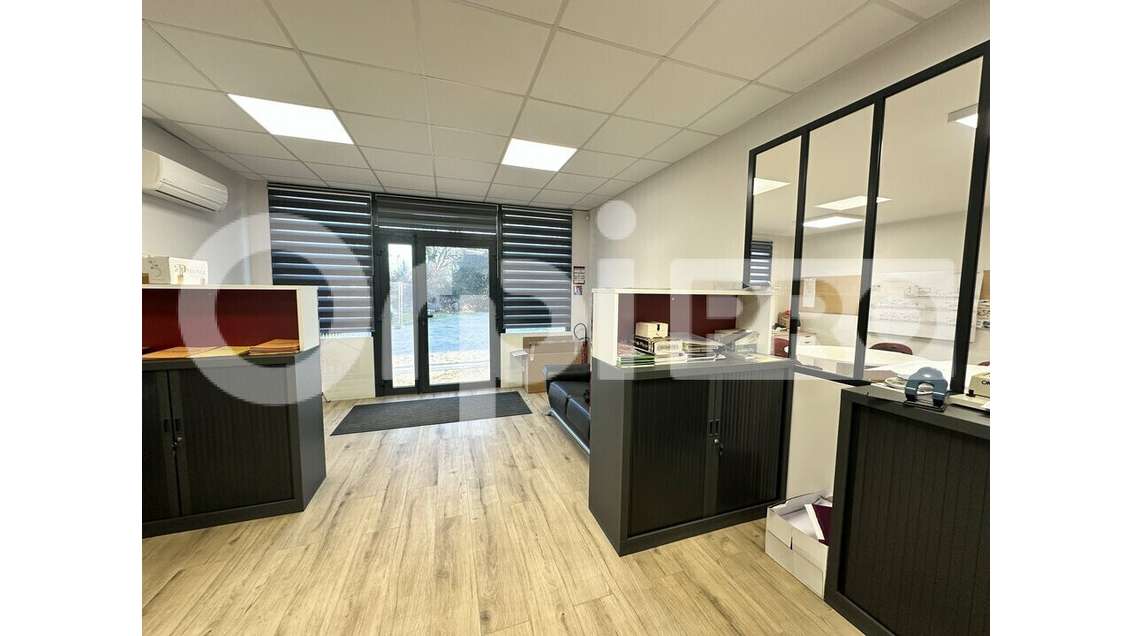 Entrepôt 1152m² à louer à Bressols 