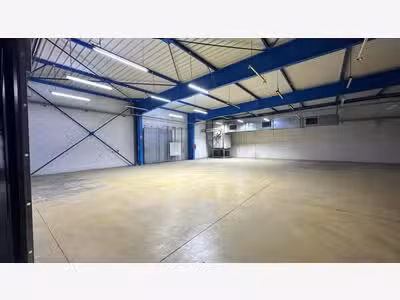 A louer entrepôt 2530m² à Bressuire Bld de Thouars
