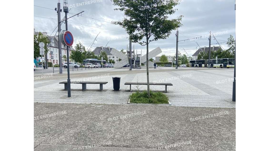 A louer bureaux 101m² belle visibilité à Brest