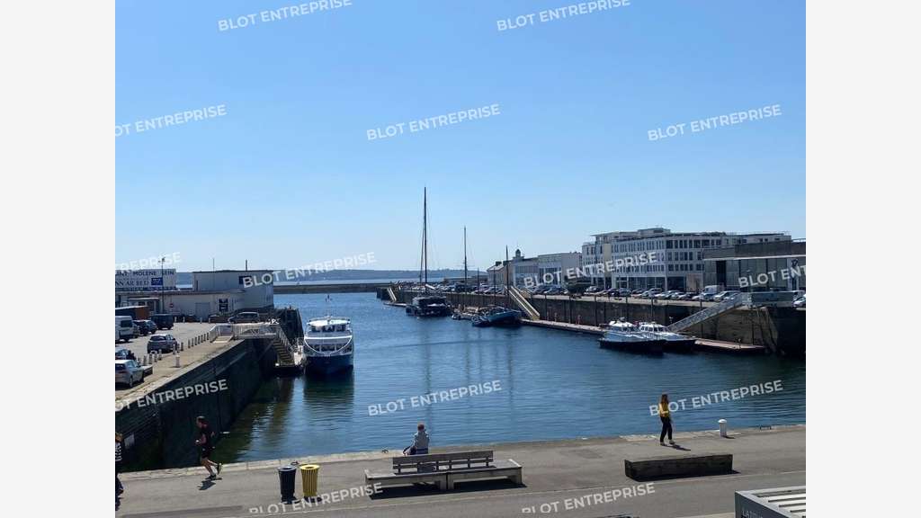 A louer bureaux 256m² vue imprenable Rade de Brest