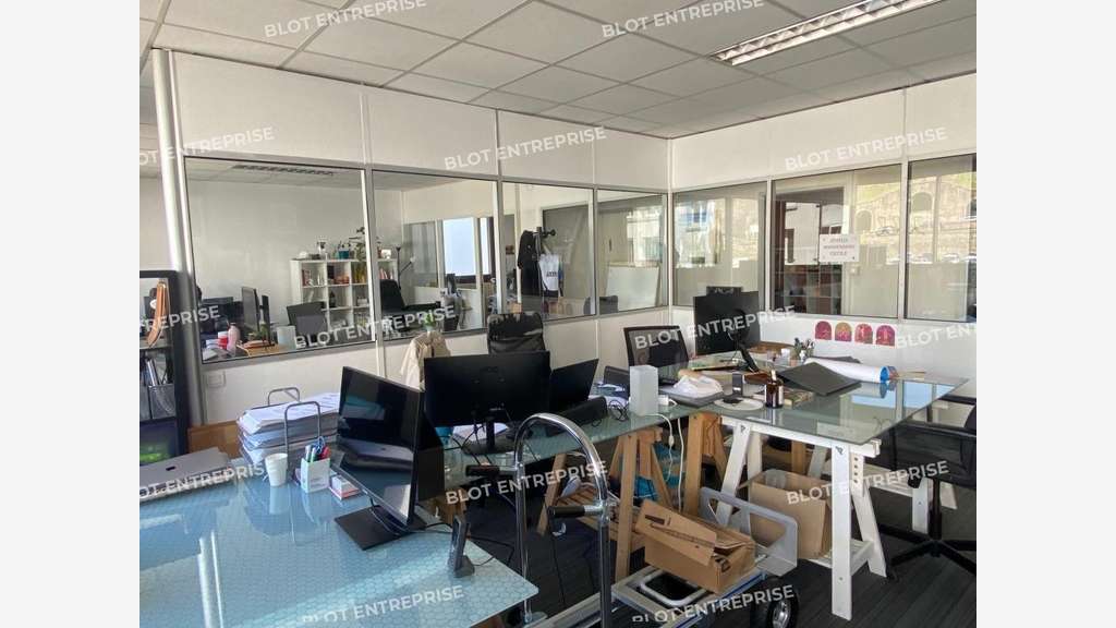 A louer bureaux 256m² vue imprenable Rade de Brest