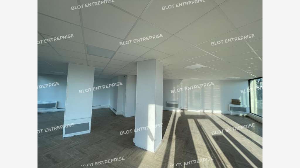 A louer local commercial 95m²  axe passant Brest 