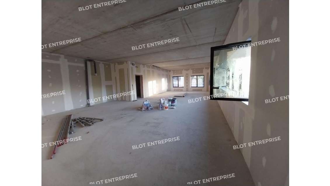 A louer bureaux neufs 95m² à Brest Kergaradec  