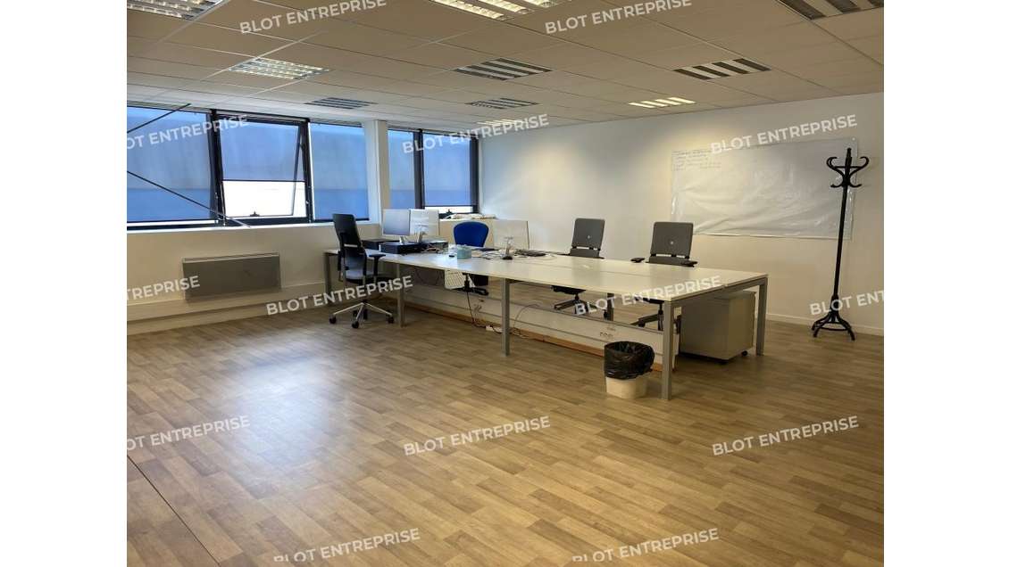 A louer bureaux 179m² visibilité optimale à Brest