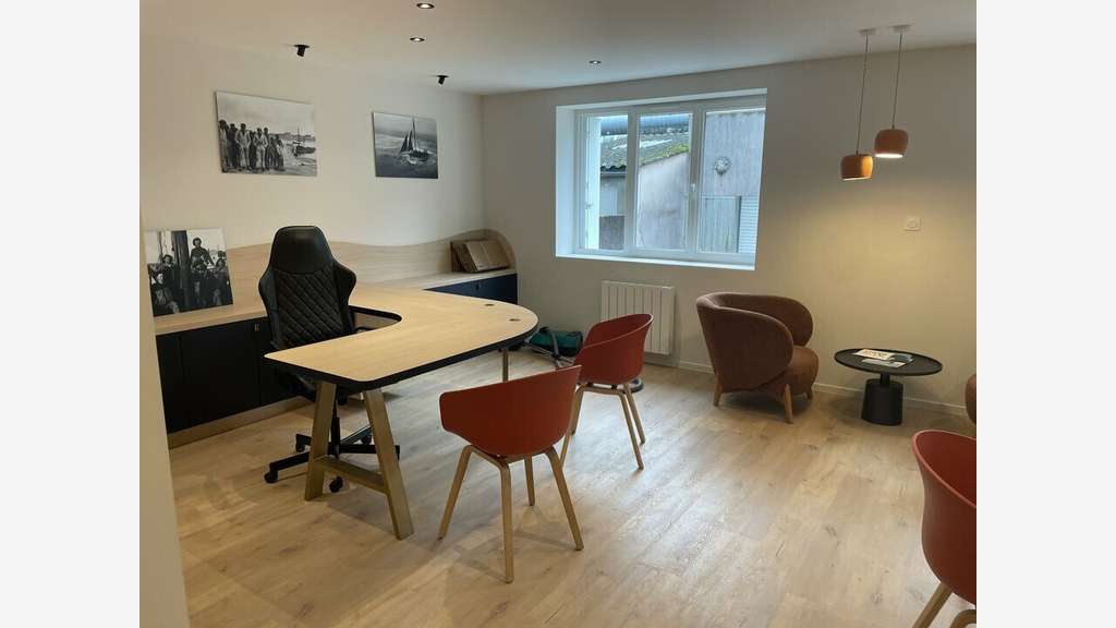 A louer bureaux 60m² rénovés à Brest port commerce