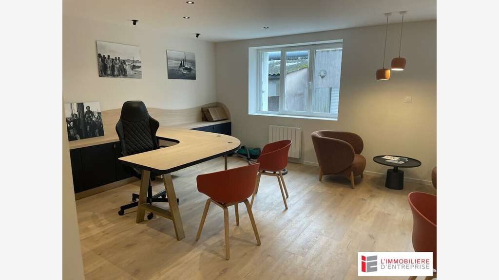 A louer bureaux 60m² rénovés à Brest port commerce