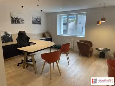 A louer bureaux 60m² rénovés à Brest port commerce
