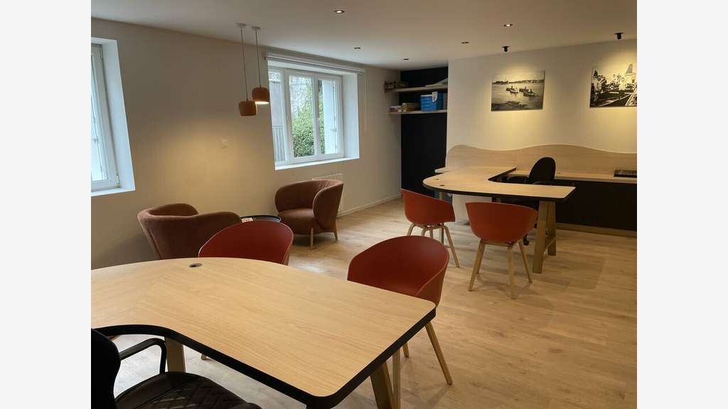 A louer bureaux 60m² rénovés à Brest port commerce