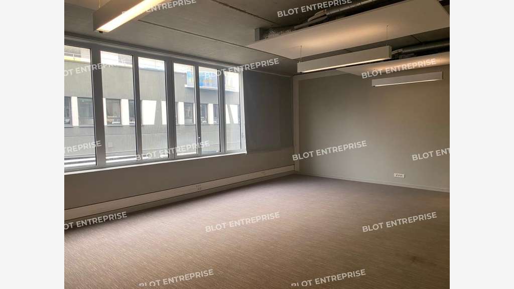 A louer bureaux 245m² R+1 à Brest Port de Commerce
