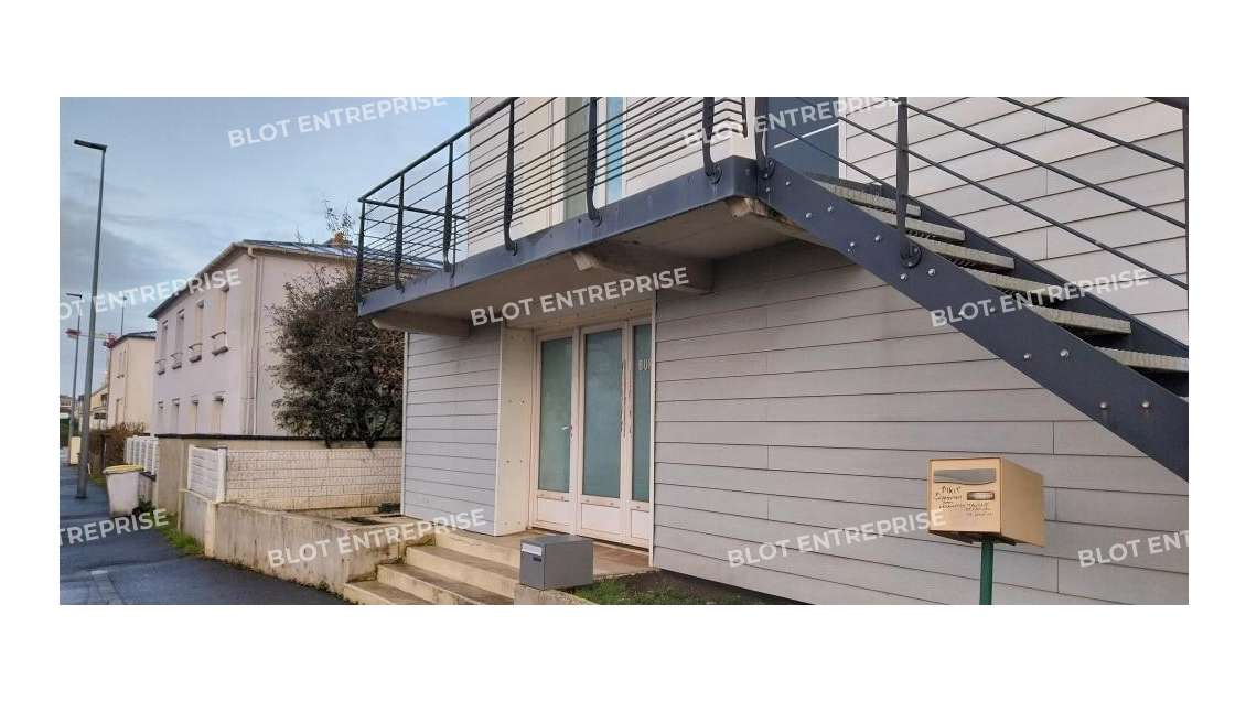 A louer bureaux avec stockage 80m² à Brest