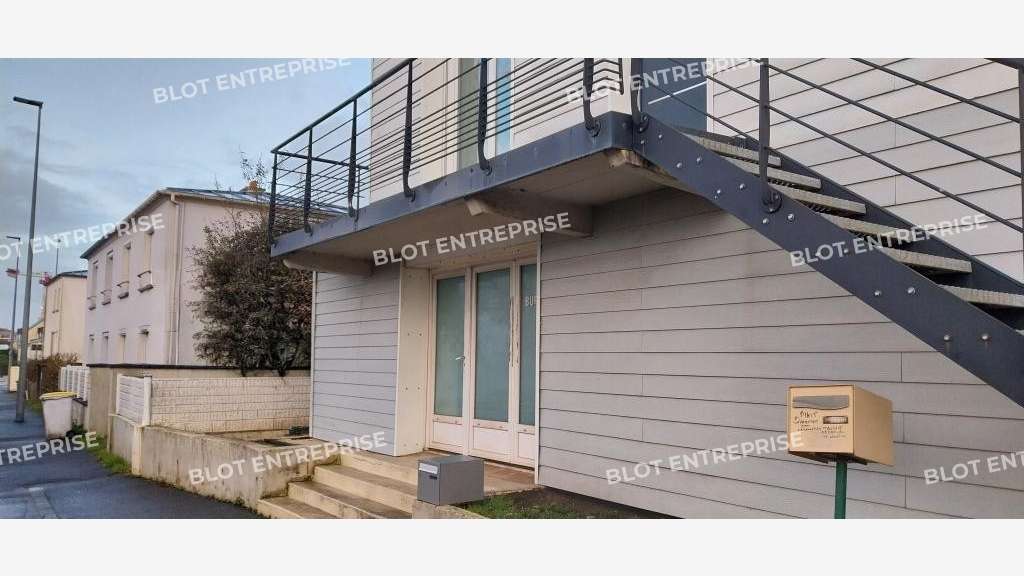 A louer bureaux avec stockage 80m² à Brest