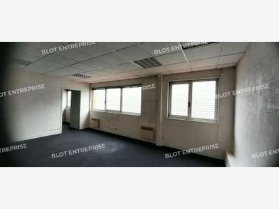 Loue bureaux de 130m² à Brest za Eau Blanche