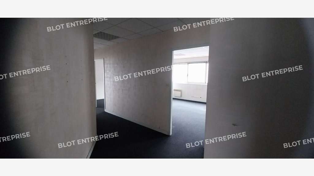 Loue bureaux de 130m² à Brest za Eau Blanche