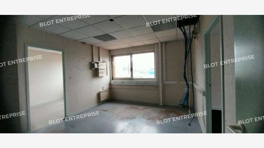 Loue bureaux de 130m² à Brest za Eau Blanche