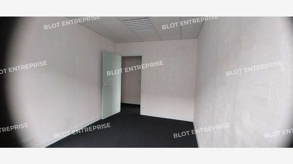 Loue bureaux de 130m² à Brest za Eau Blanche