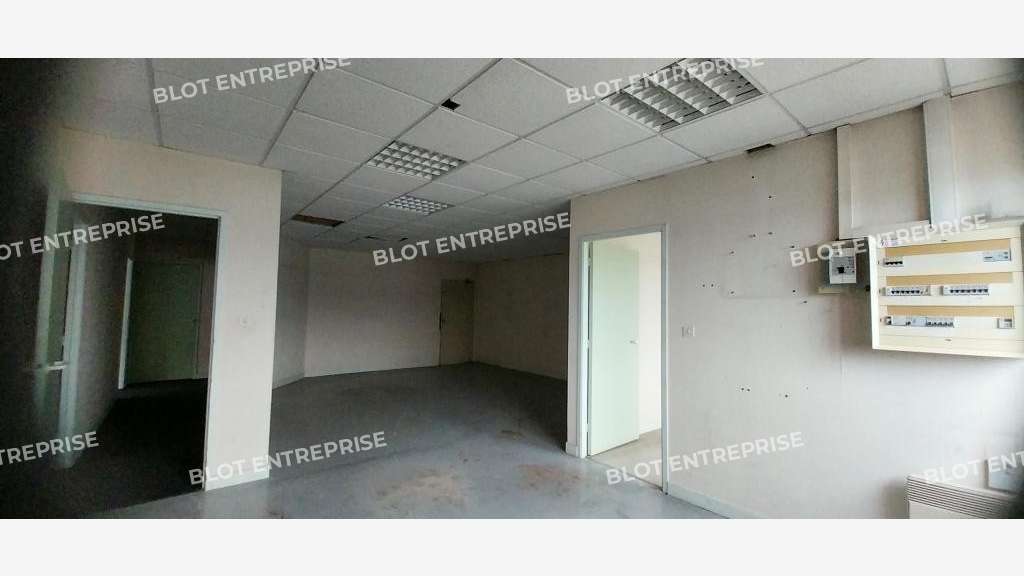 Loue bureaux de 130m² à Brest za Eau Blanche