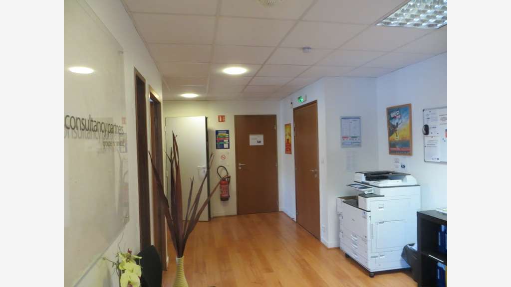 Bureaux de 84m² à louer au 2ème étage à Brest